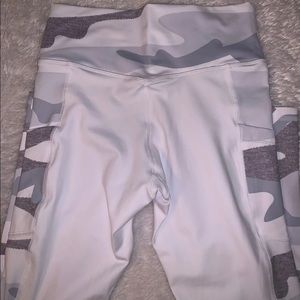 Snow White camo Curves N Combatboots Leggings